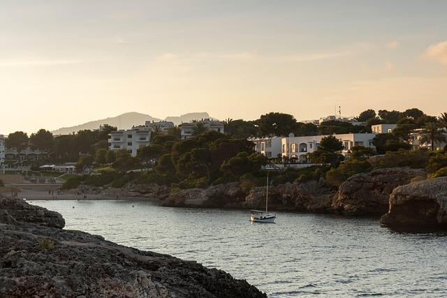 Majestic Majorca: Your Complete Travel Guide to the Island's Beaches, Culture, and Adventures
